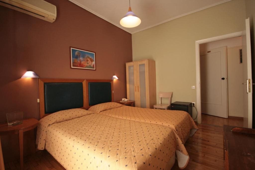 Family Room room - Image 3