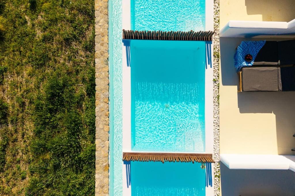 Queen-Size Double Bed Luxury Suite with Private Pool room - Image 1