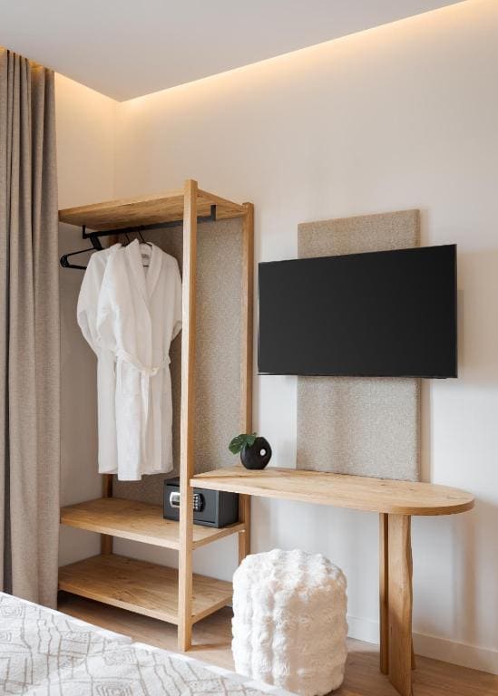 Deluxe Suite room - Image 2
