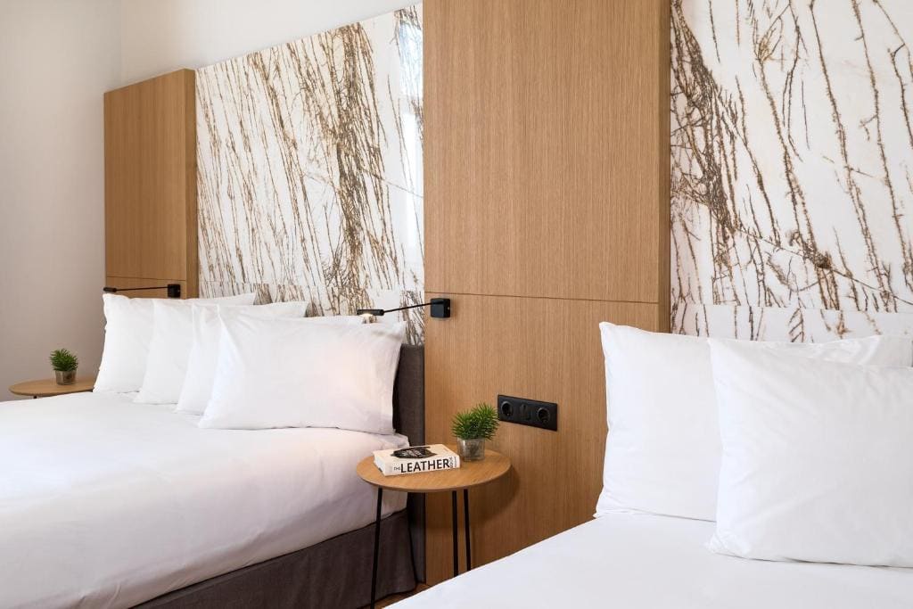 Deluxe Triple Room room - Image 2