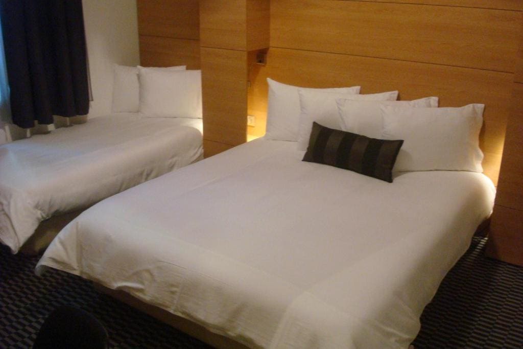 Superior Triple Room room - Image 1