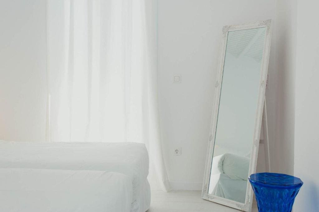 Deluxe Suite with Hill View room - Image 2
