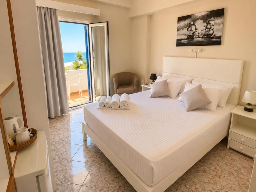 Double Room with Balcony and Sea View room - Image 1