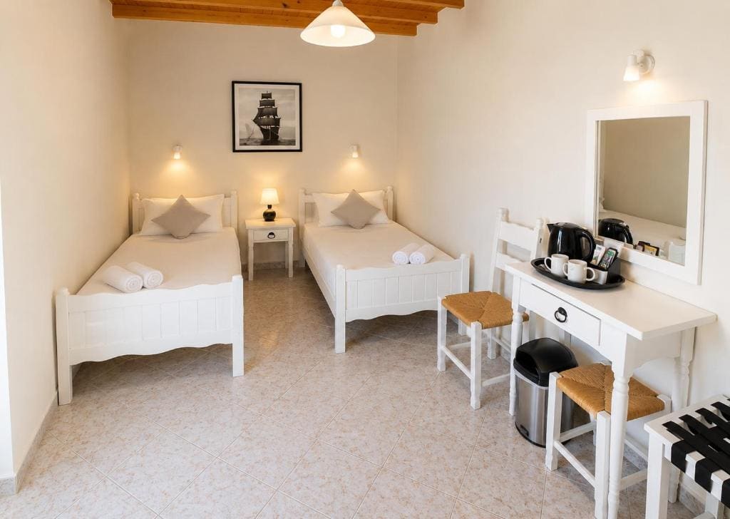 Double or Twin Room with Partial Sea View room - Image 2