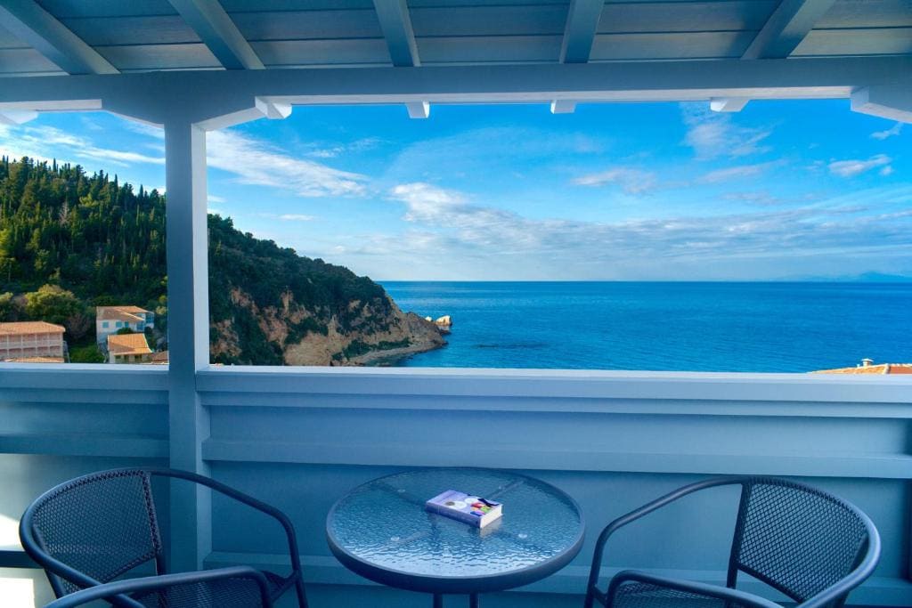 Deluxe Suite with Sea View room - Image 3