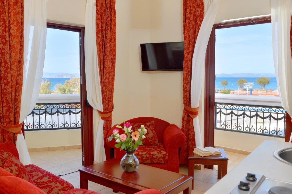 Junior Suite with Sea View room - Image 3