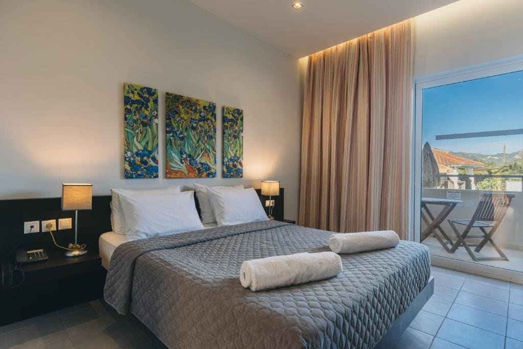 Room room - Image 2