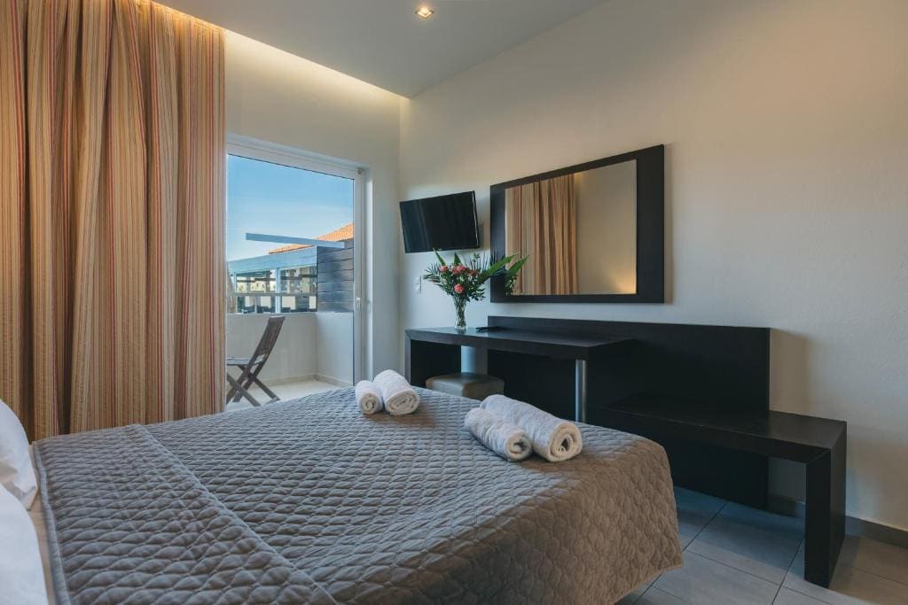 Room room - Image 3