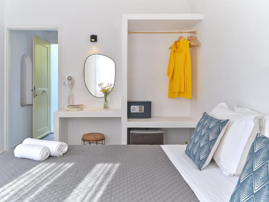 Double Room with Sea View room - Image 3
