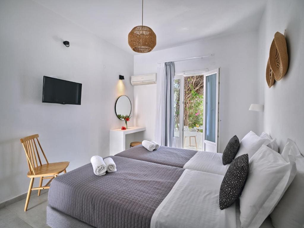 Family Room room - Image 3