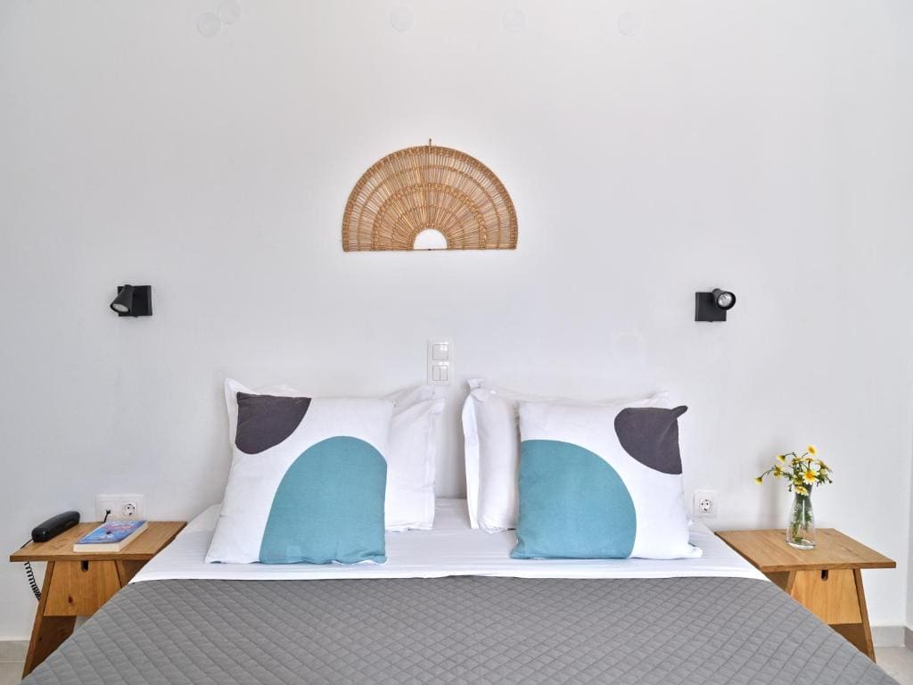 Single Room with Sea View room - Image 3