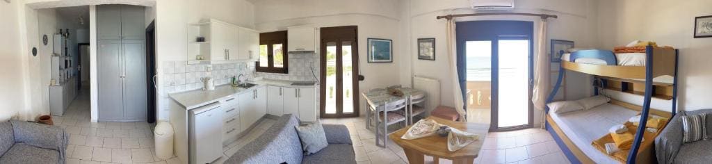 Apartment with Sea View room - Image 2
