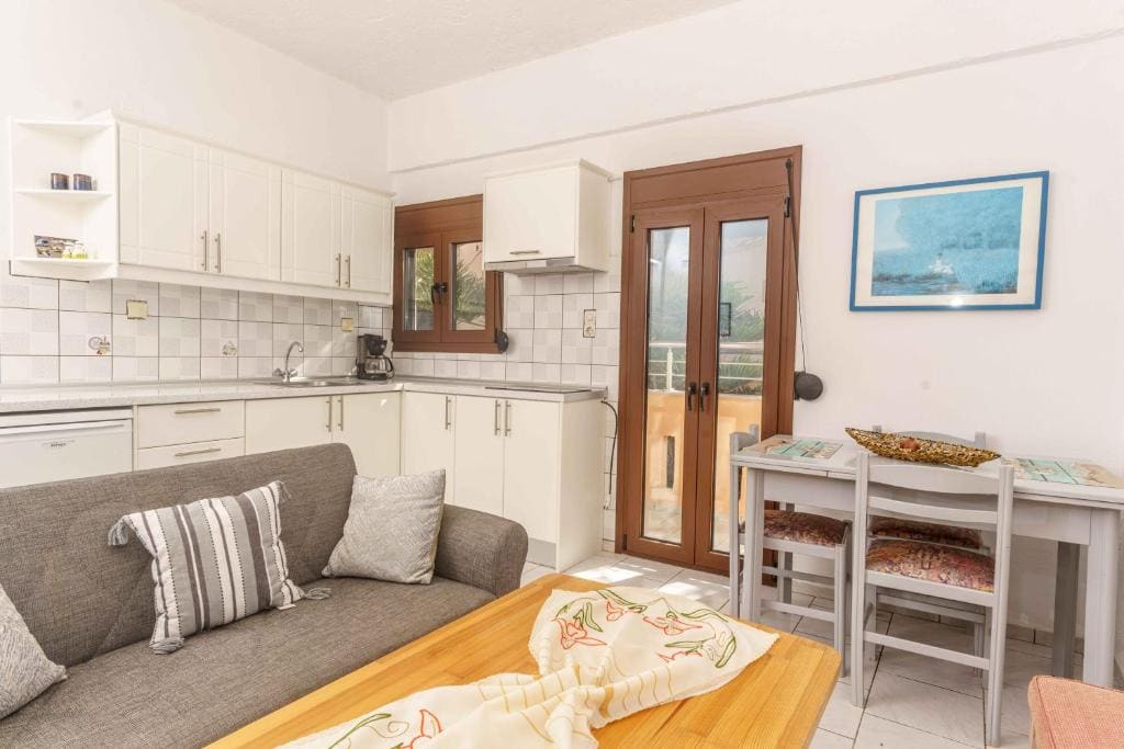 Apartment with Sea View room - Image 1