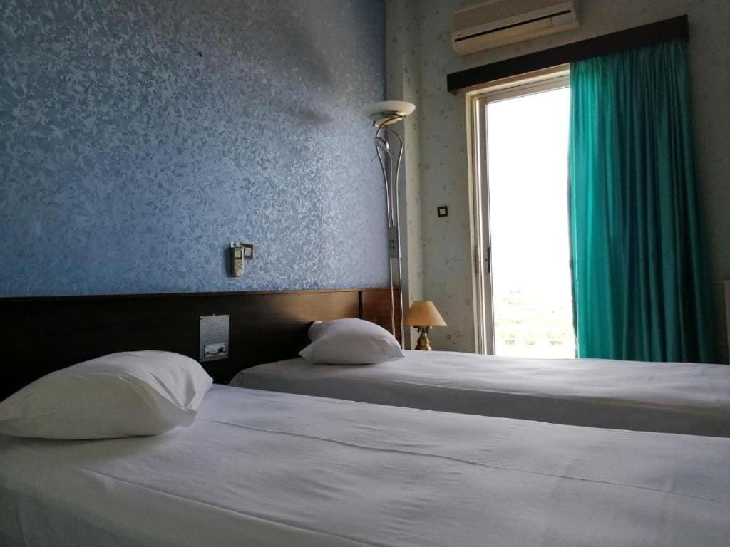 Twin Room with Balcony room - Image 1