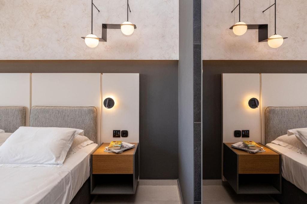 Deluxe Double Room with Side Sea View room - Image 2
