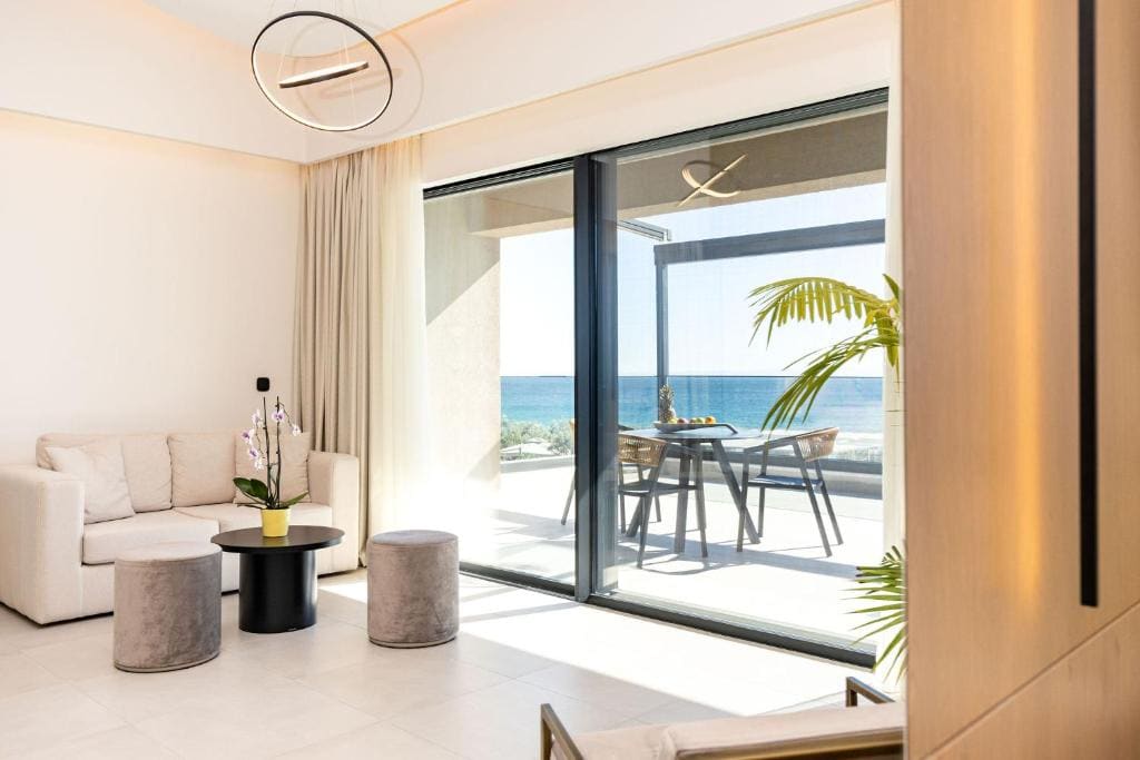 Suite with Sea View room - Image 3