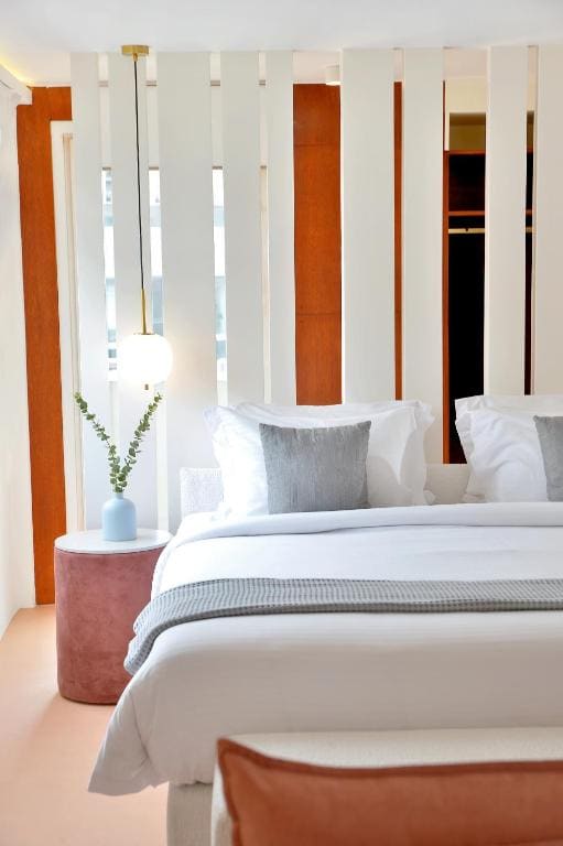 Luxury Suite with Hammam & Outdoor Hot Tub room - Image 3