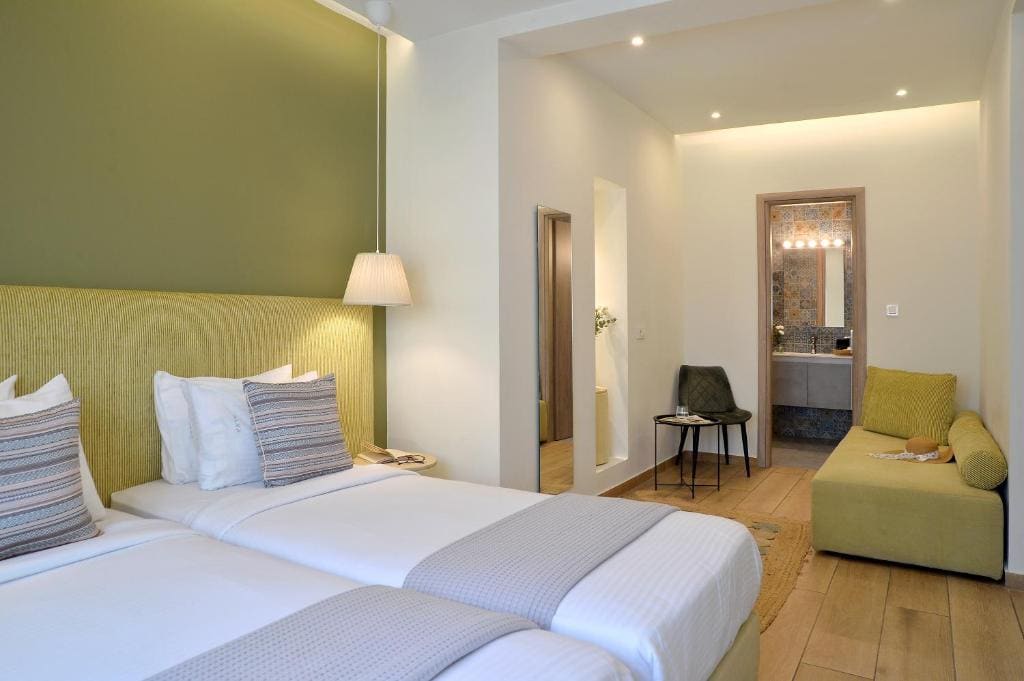 Deluxe Triple Room room - Image 1