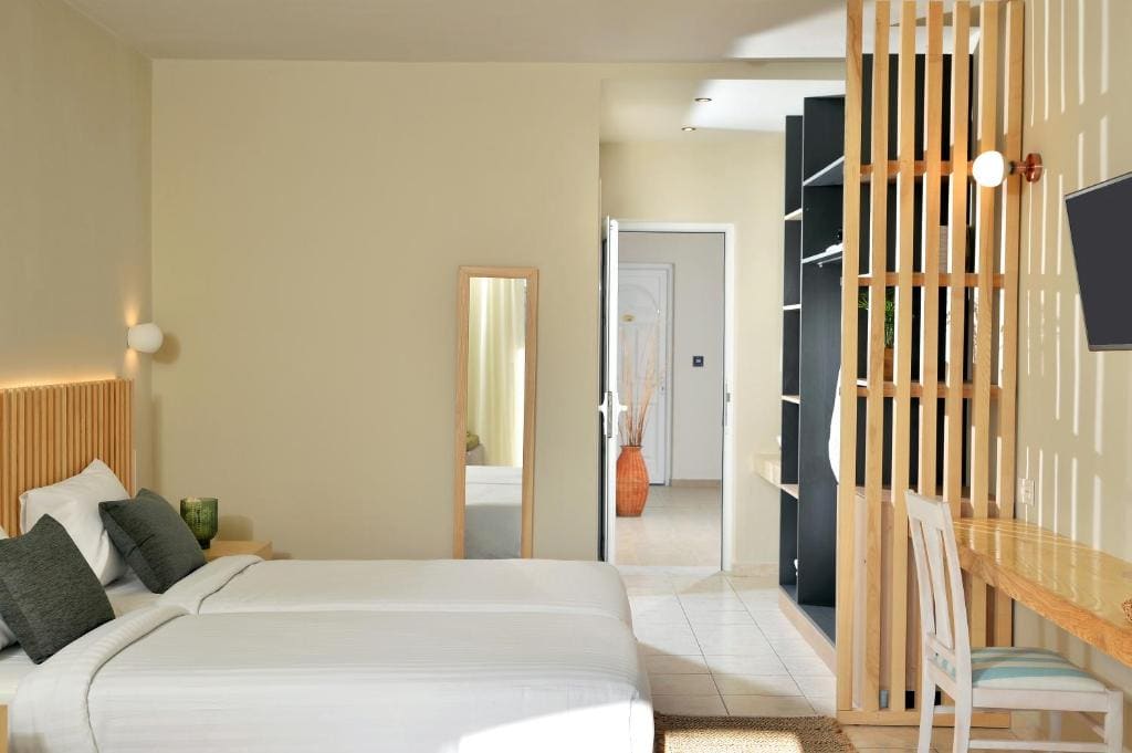Superior Room with Sea View room - Image 2