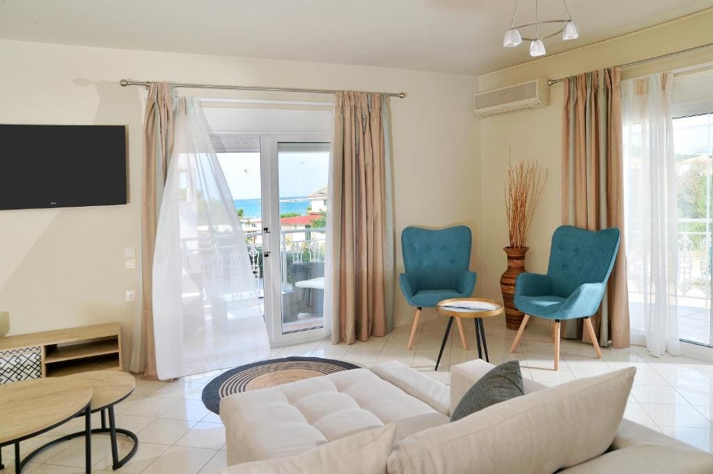 Two-Bedroom House room - Image 1