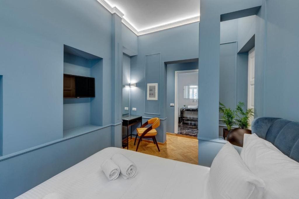 Deluxe Room room - Image 2