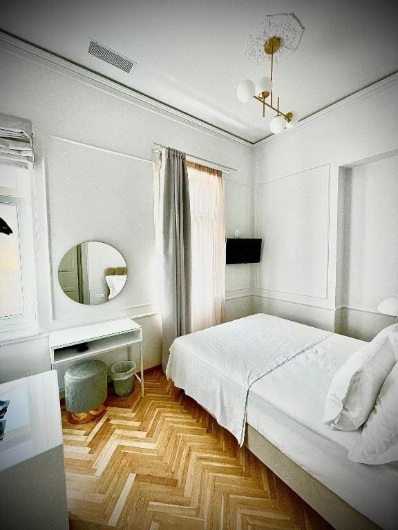 Superior Double Room room - Image 3