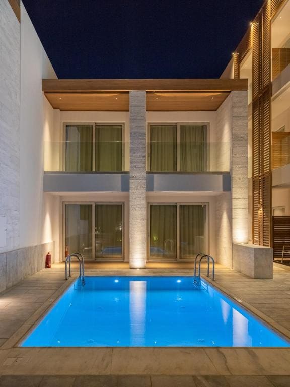 Maisonette - Swim Up room - Image 1