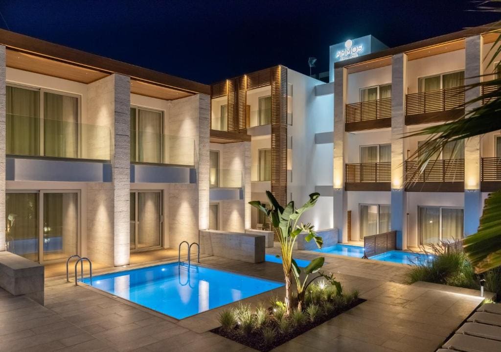 Maisonette - Swim Up room - Image 2