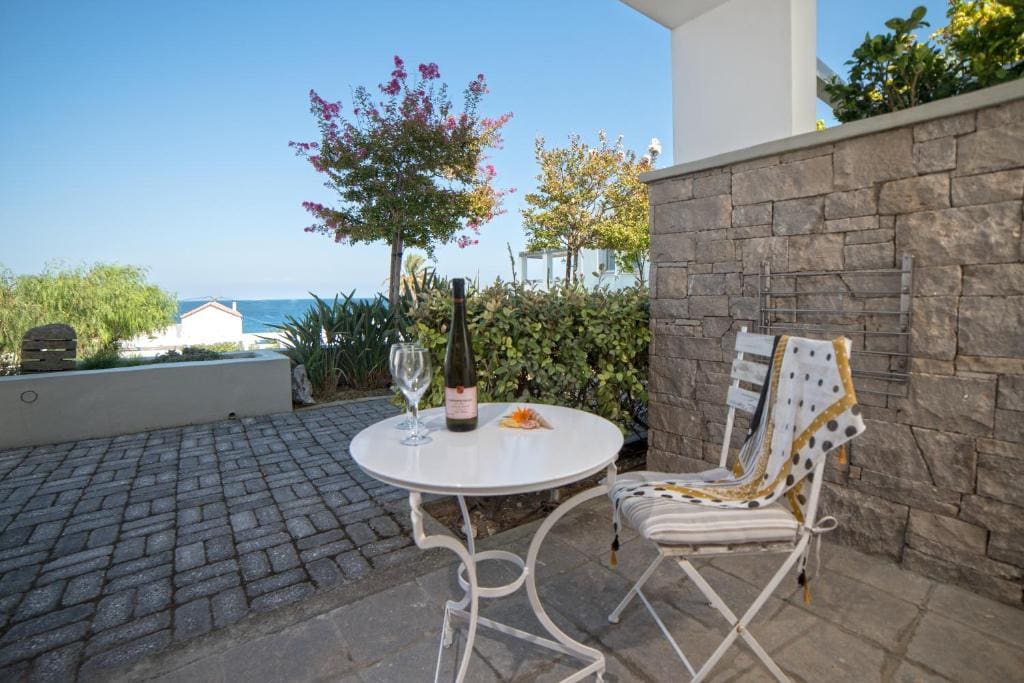 Superior Double Room with Sea View room - Image 1
