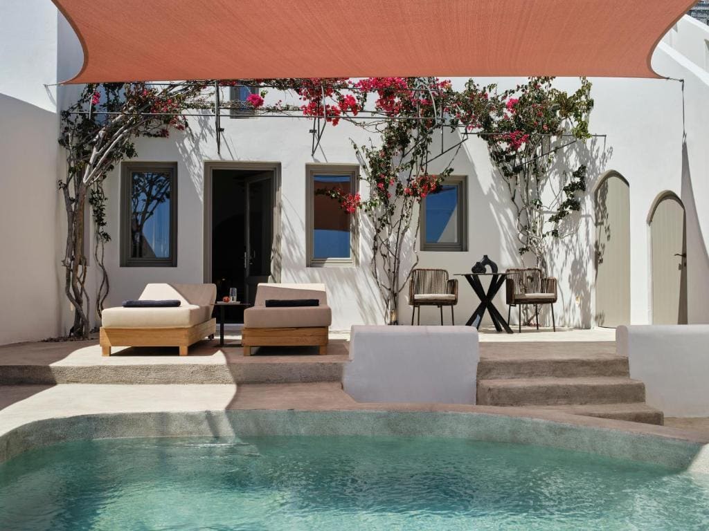 Exceptional Suite with Private Pool and Caldera View room - Image 1