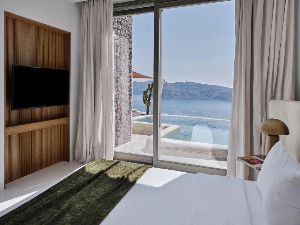 Sunset Villa Socrates room - Image 2