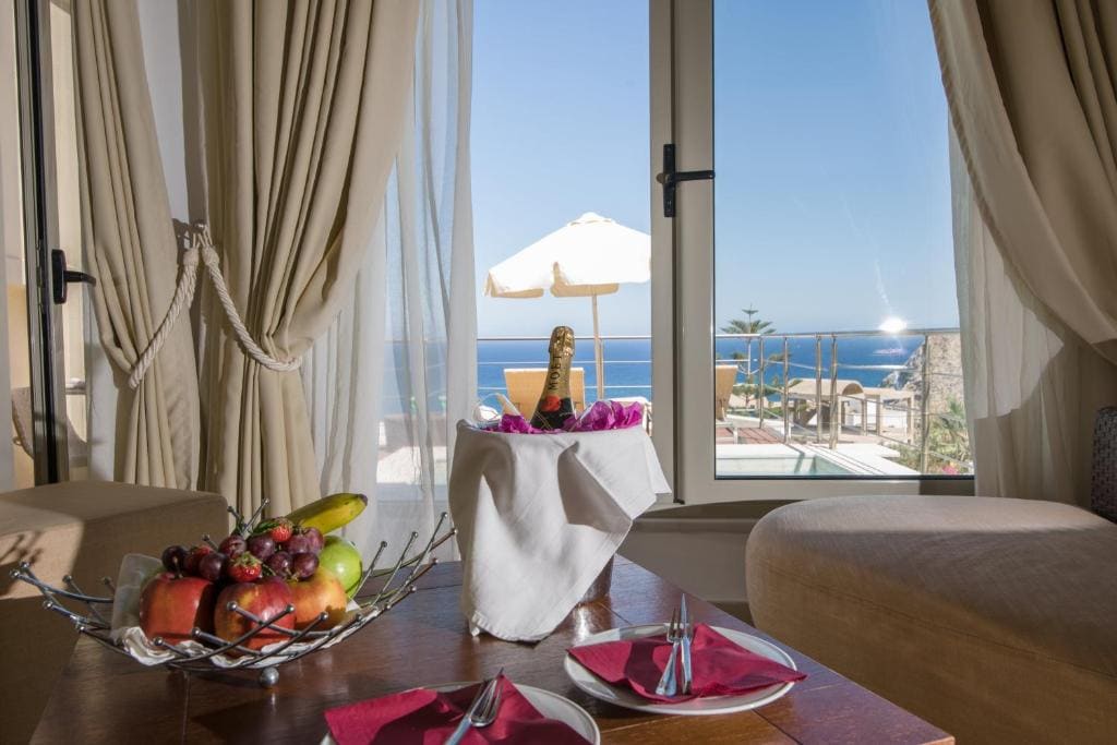 Junior Suite With Private Outdoor Pool room - Image 3