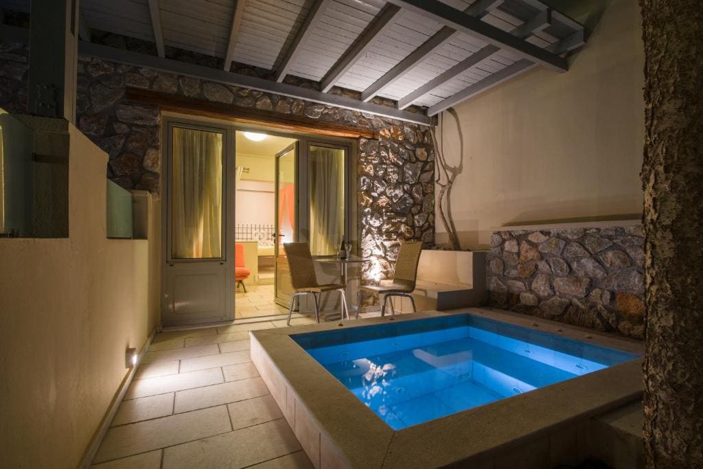 Junior Suite With Private Outdoor Tub room - Image 3