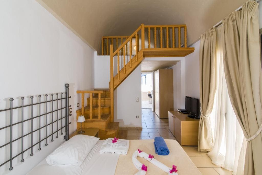 Maisonette with Indoor Hot Tub room - Image 1