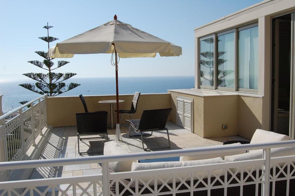 Royal Suite with Indoor Hot Tub room - Image 3