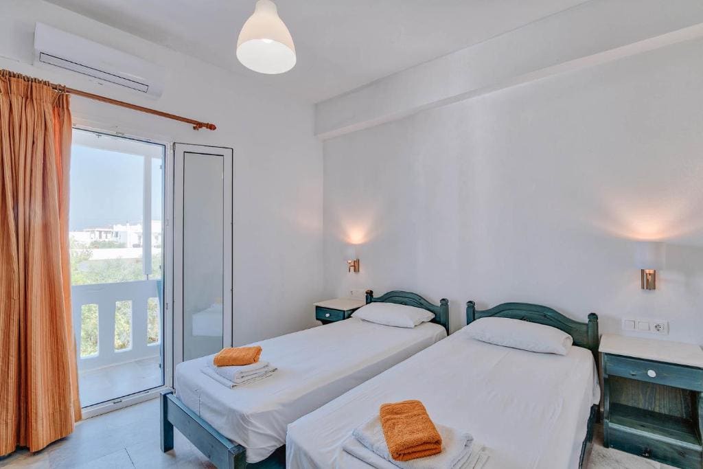Standard Twin Room room - Image 3