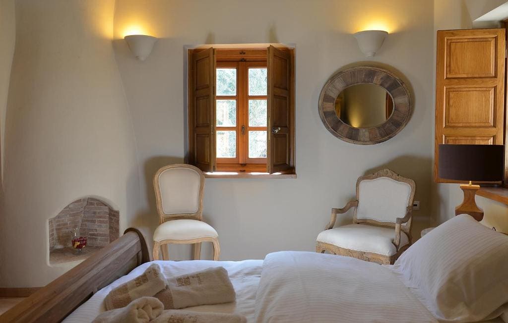 Superior Triple Room room - Image 1