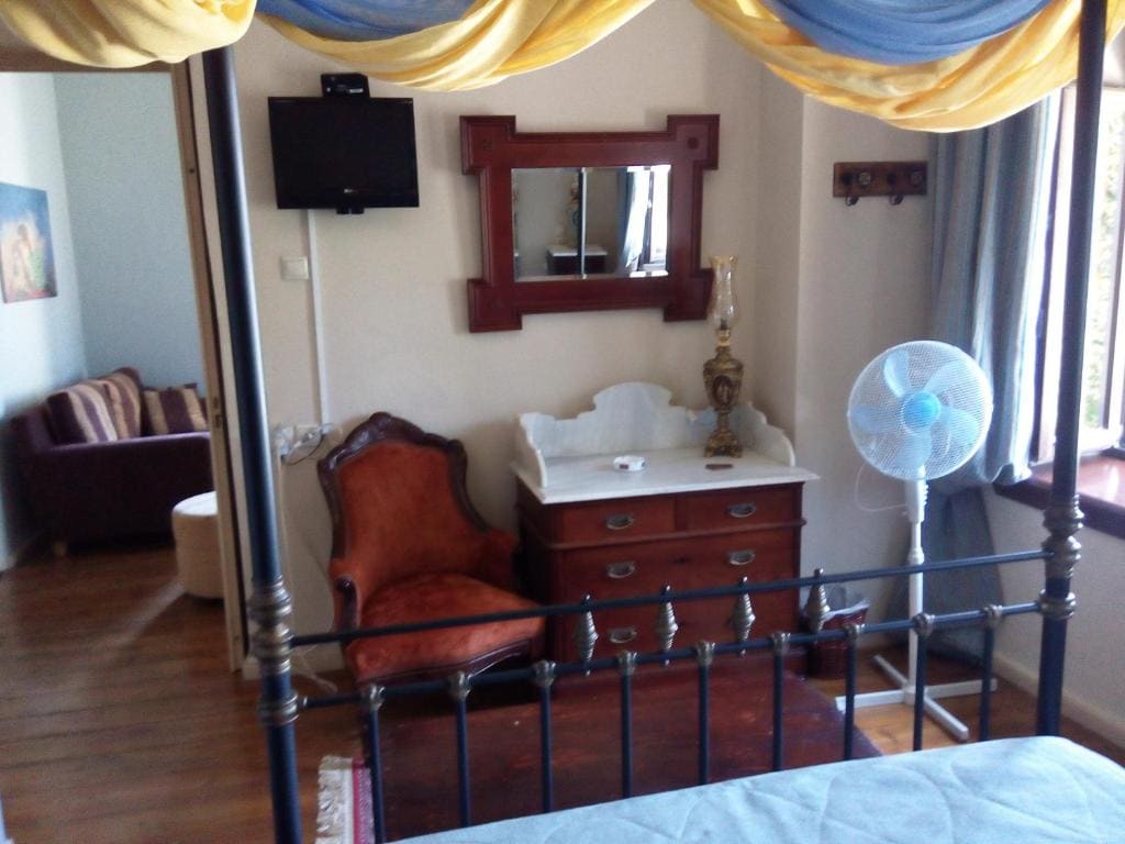 Family Suite with Balcony room - Image 2