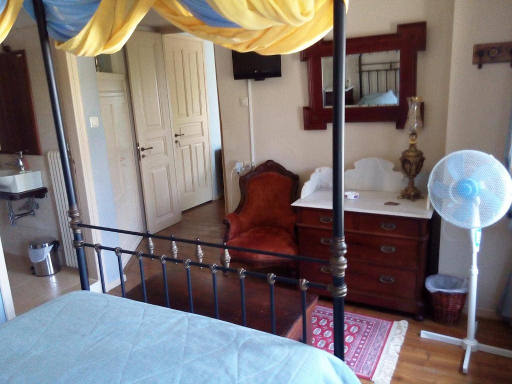 Family Suite with Balcony room - Image 3