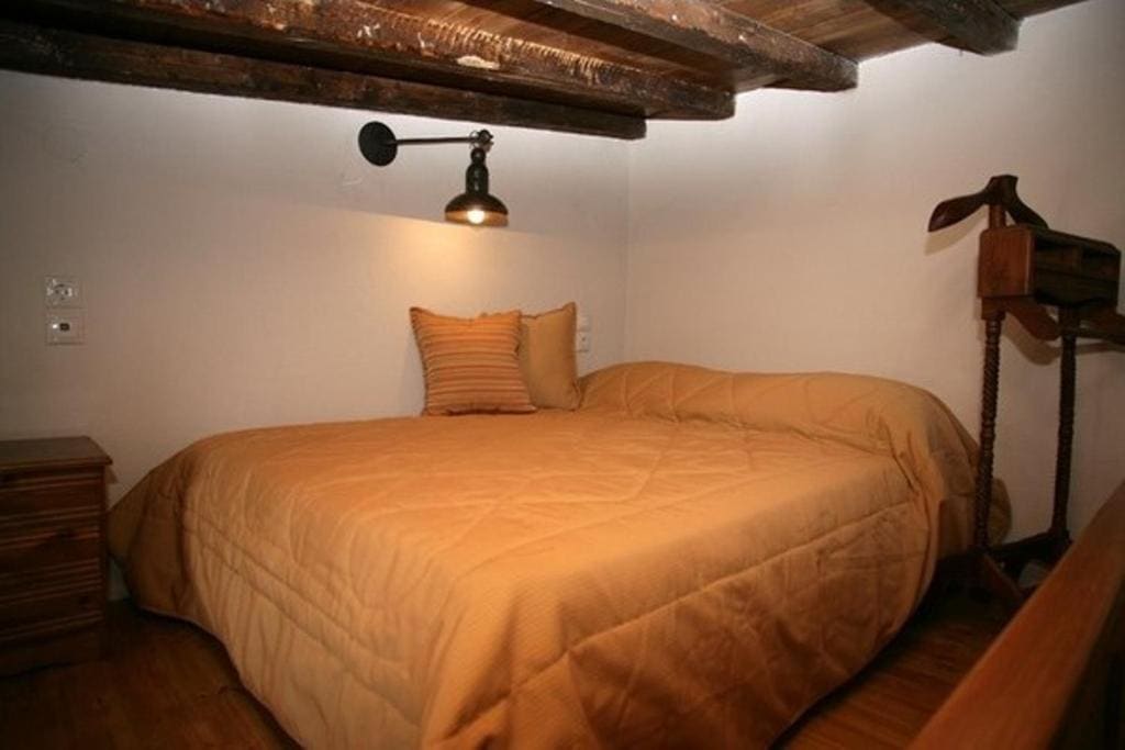 One-Bedroom Bungalow with Fireplace room - Image 1