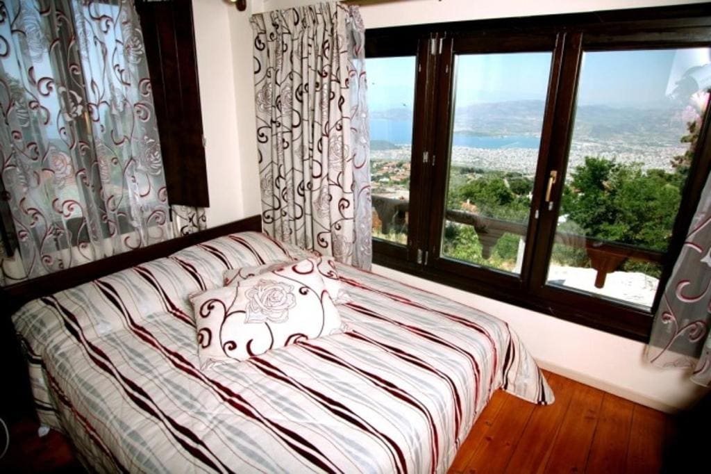 Suite with Fireplace room - Image 3