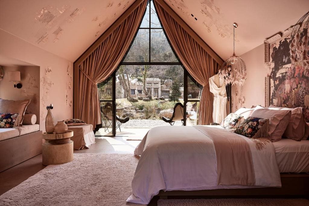 Quadruple Room with Lake View room - Image 3