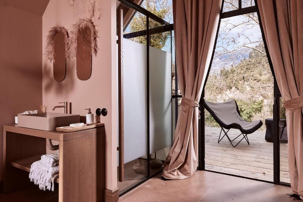 Quadruple Room with Lake View room - Image 2