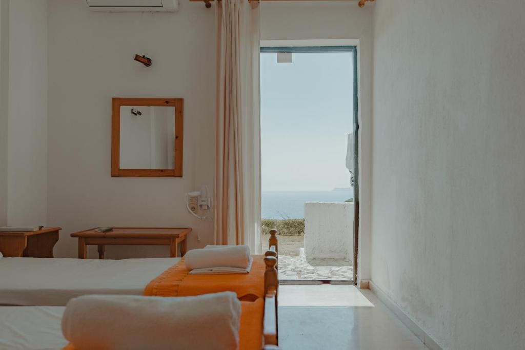 Twin Room with Sea View Ground Floor room - Image 1