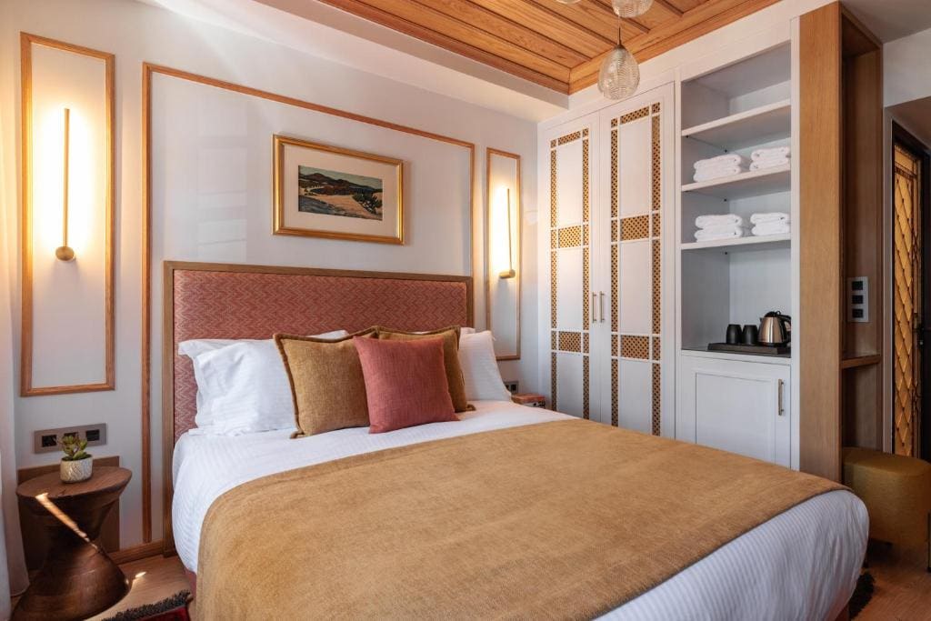 Deluxe Double Room with Shower room - Image 1