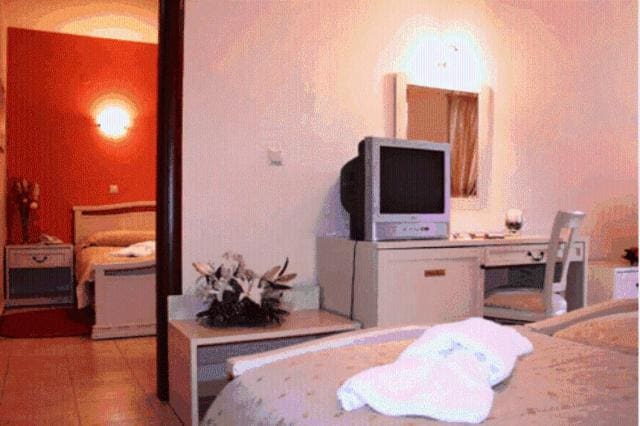 Family Room room - Image 1