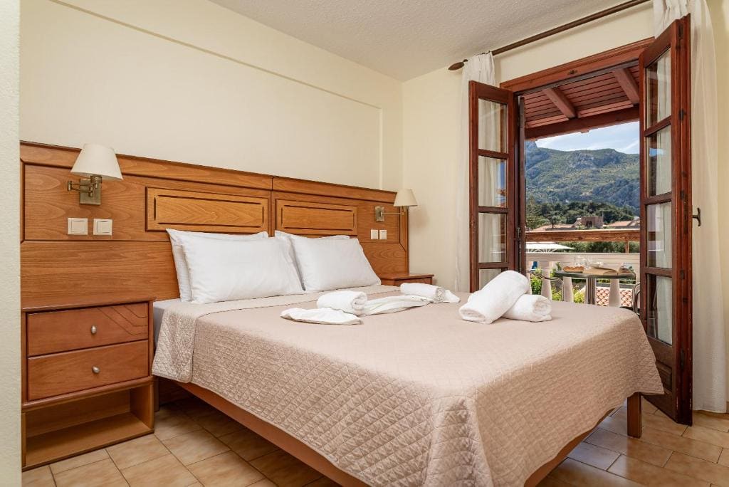 Standard Double or Twin Room room - Image 3