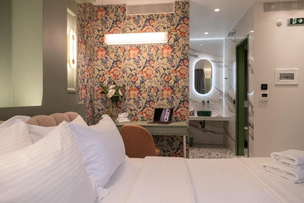 Superior Double or Twin Room with Terrace room - Image 3