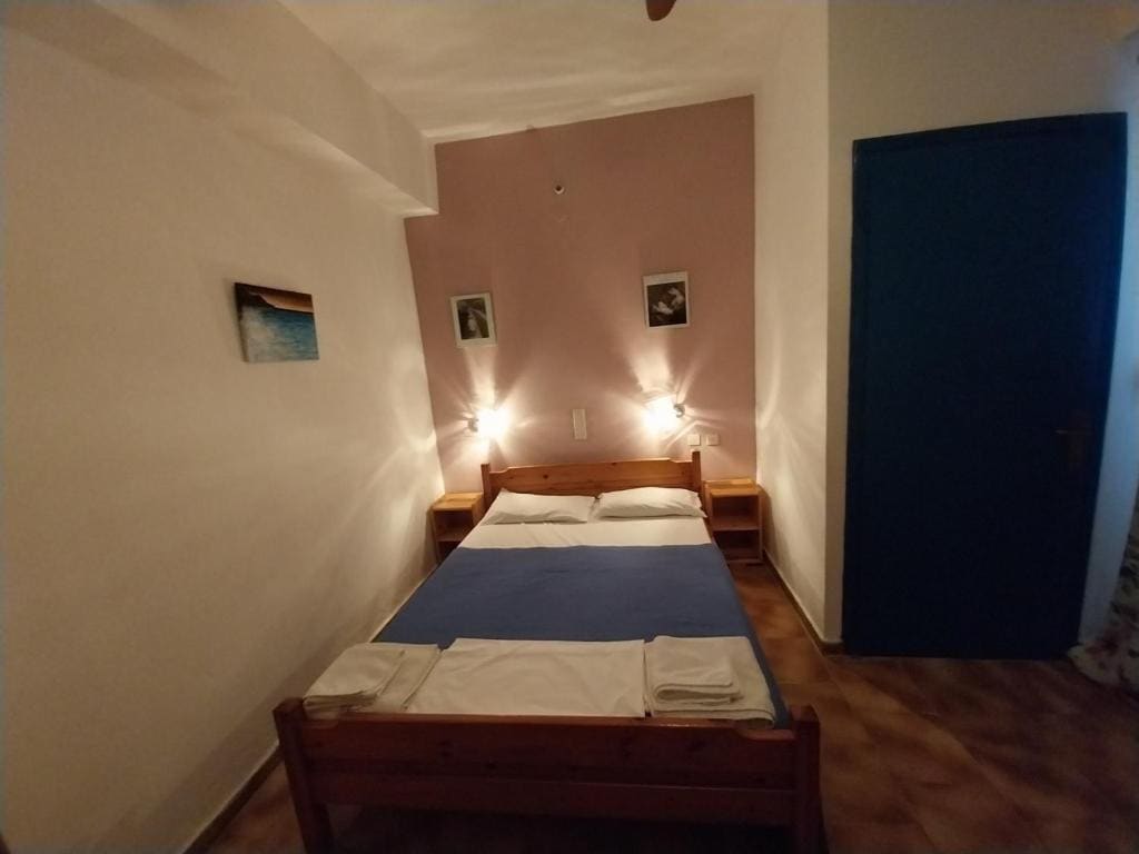 Single Room with Private Bathroom room - Image 1