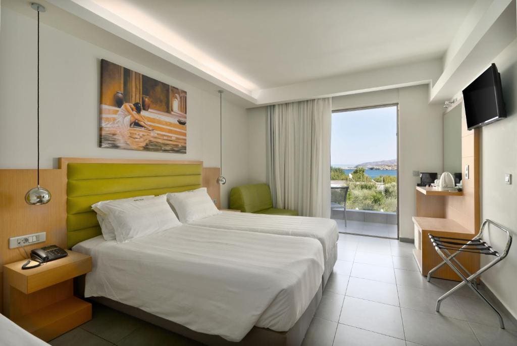Superior Room with Sea View room - Image 3